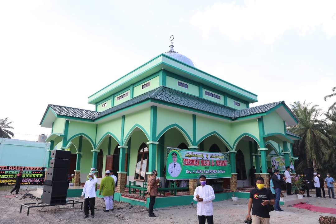 Musa Rajekshah Cerita Keinginan Orang Tuanya Membangun 99 Masjid