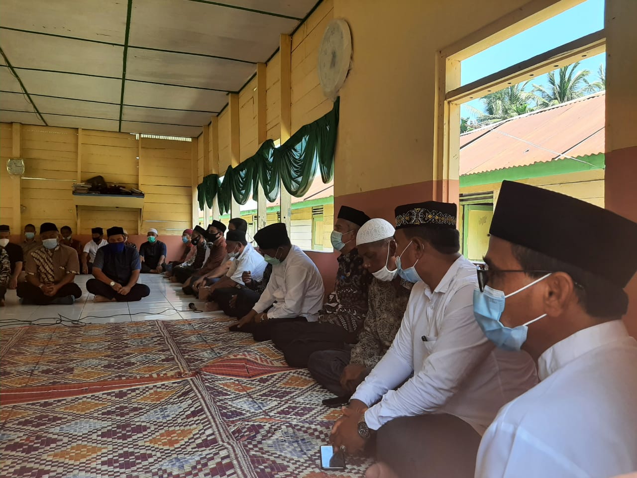 Bupati Aceh Timur dan kepala OPD Takziah ke Rumah Almarhum Ketua MPU