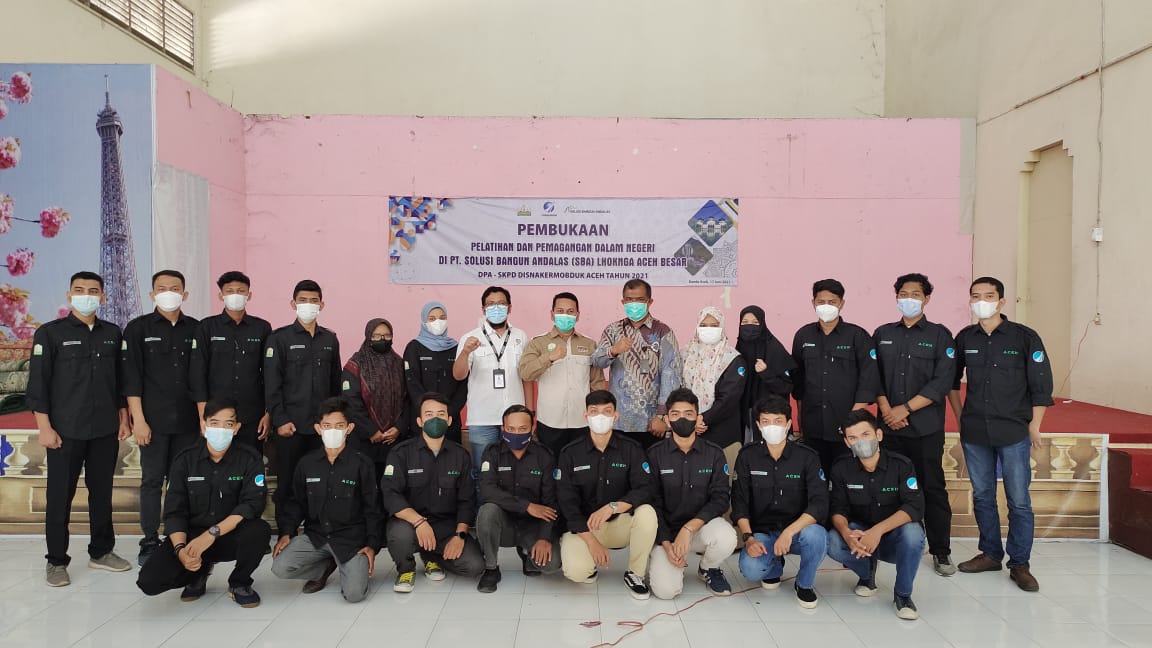 Solusi Bangun Andalas Terima 20 Peserta Magang dari Disnakermobduk Aceh