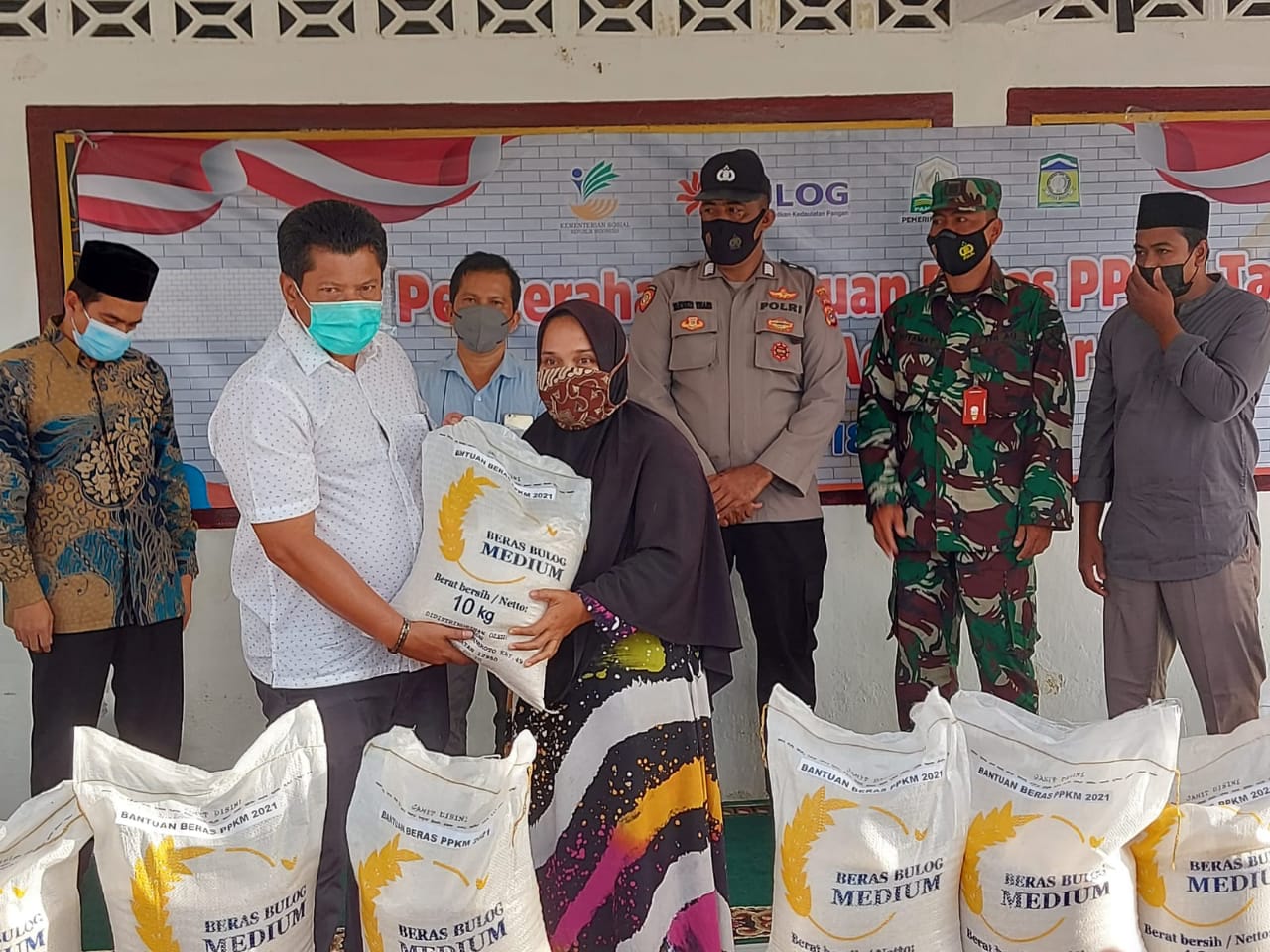 Dinsos Aceh Besar Mulai Salurkan Bantuan Beras PPKM, Sasaran Penerima Capai 31,639 KPM