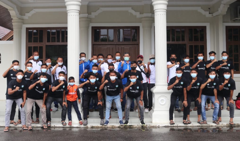 Tgk Amran Dukung Penuh Tim Sepak Bola Aceh Selatan untuk Pra PORA